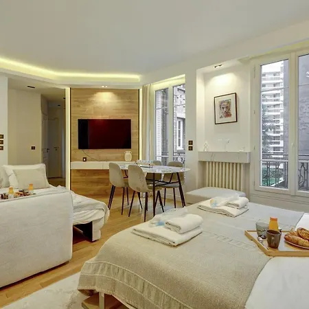695 Belle - Superbe A Apartamento